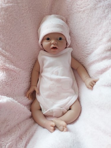 Bébé reborn sexué fille