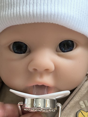 Bébé reborn garçon silicone