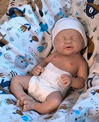 Bébé reborn fille silicone