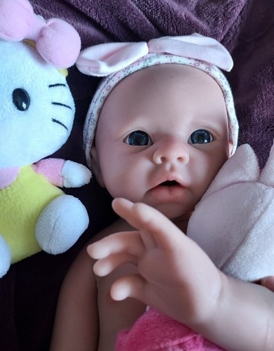 Bébé fille reborn tout - , en
